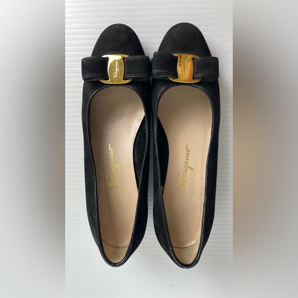 Salvatore Ferragamo Vera Bow SEUDE Shoes Classic black Size 6B READ please - Picture 4 of 14
